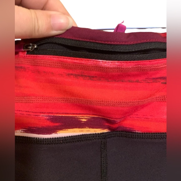 Athleta Black Relay Capri Crop Tight Leggings Red Waistband Style 581326 Medium - Picture 4 of 8